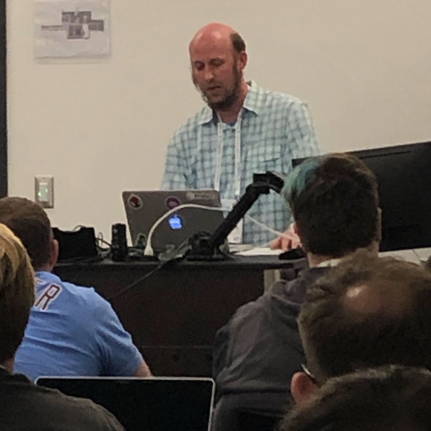 Jason Moore hosting his Drupaldelphia session.